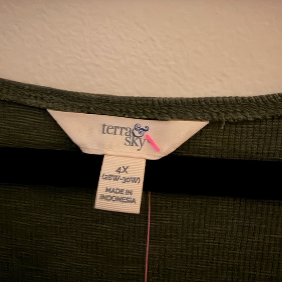 Terra & Sky Sage Green Tank Top - Picture 2 of 2